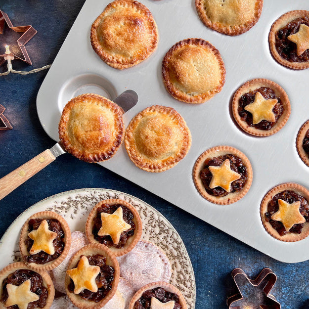 Mermaid Silver Anodised 12 Hole Bun Tin