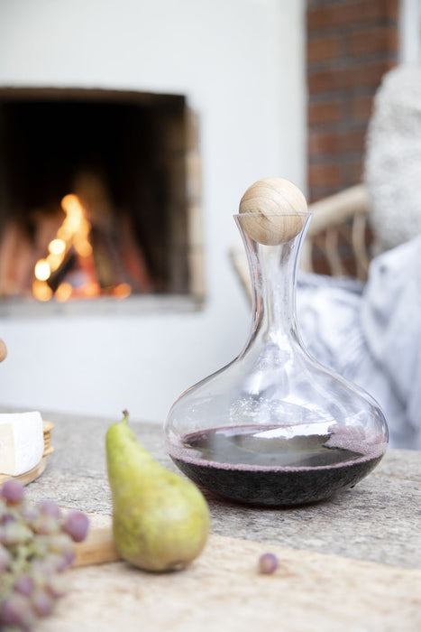 Wine carafe with oak stopper