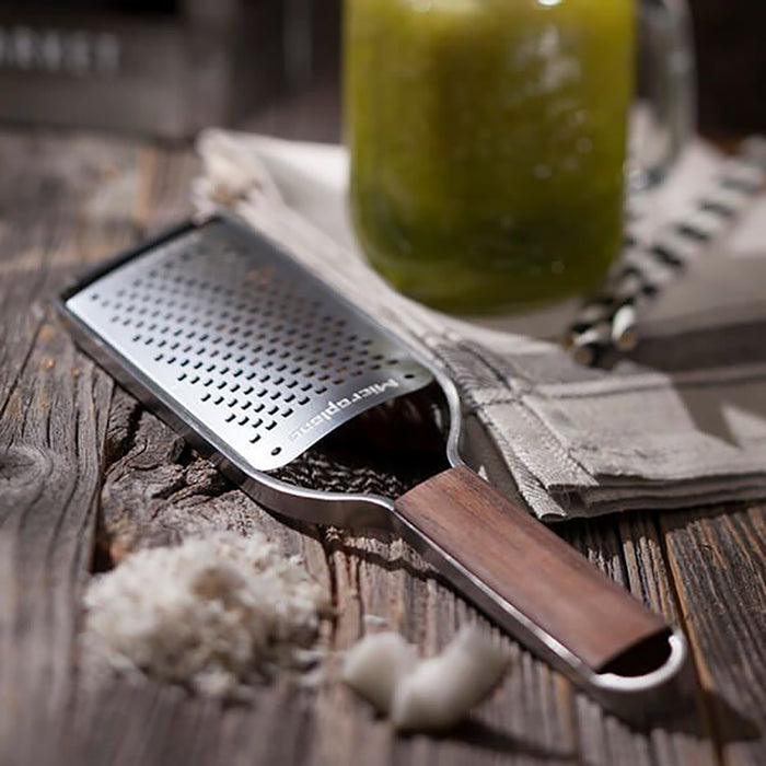 Master series wood handle grater Coarse